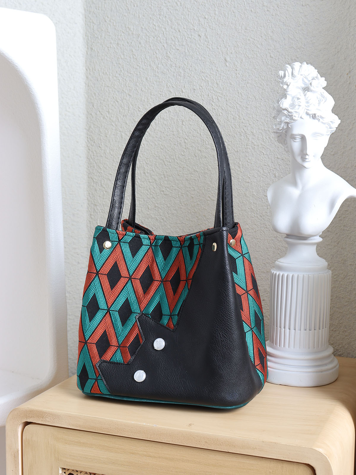 Small Square Hand-Held Vegetable Basket Bag - Cute Color-Blocking Cat Design - Handmade Textured Crossbody Bag for Spring/Summer Fashion Small Square Hand-Held Vegetable Basket Bag - Cute Color-Blocking Cat Design - Handmade Textured Crossbody Bag for Spring/Summer Fashion