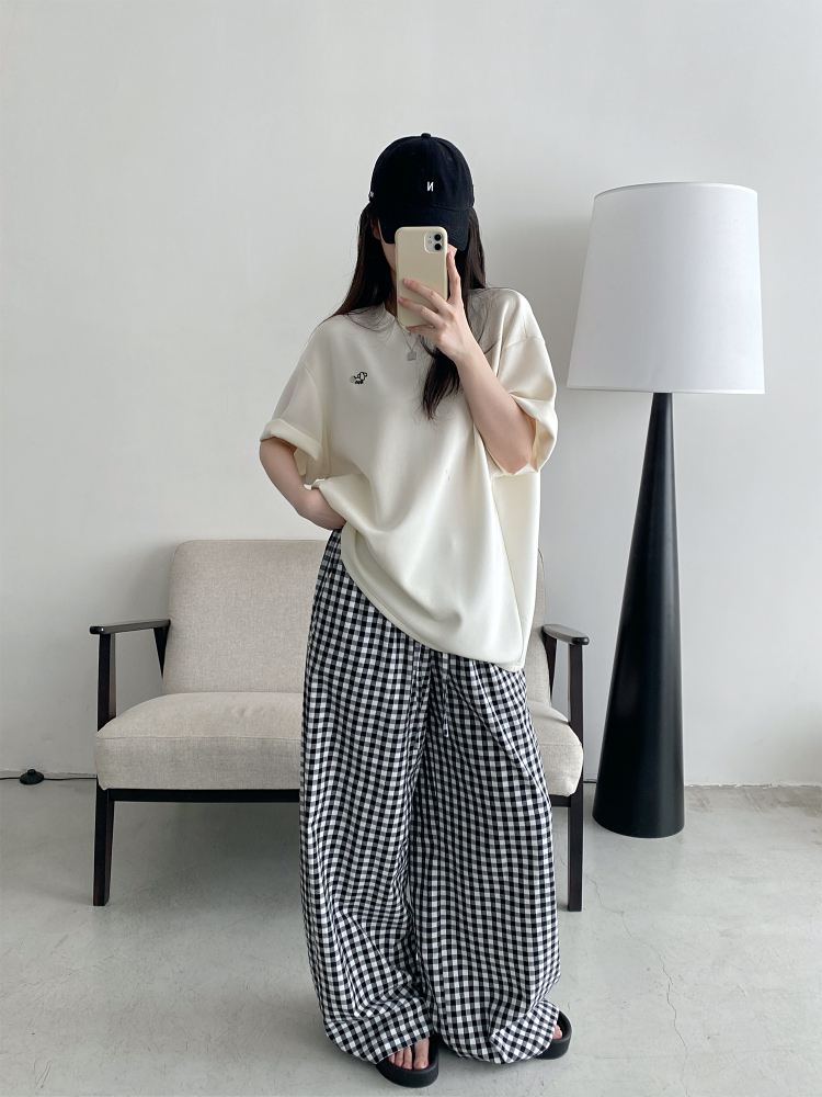 Soft Double-Sided Tencel Round Neck Short Sleeve T-Shirt with Dog Embroidery, Color-Blocking Design, Cute Loose Fit for Effortless Style Soft Double-Sided Tencel Round Neck Short Sleeve T-Shirt with Dog Embroidery, Color-Blocking Design, Cute Loose Fit for Effortless Style