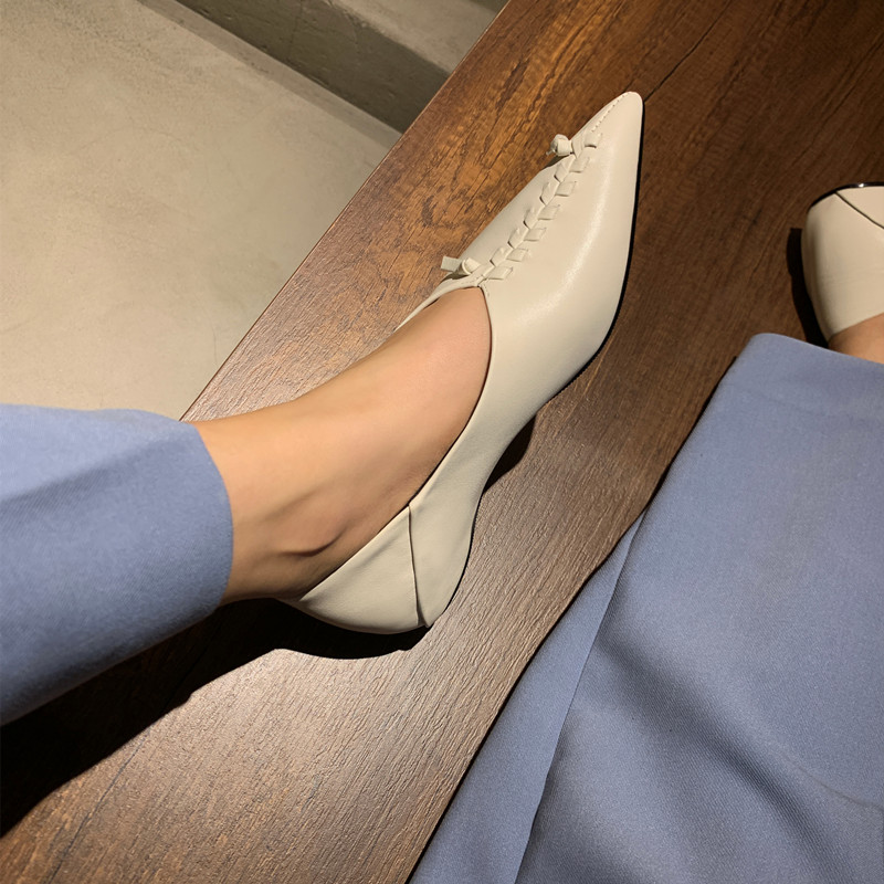 Soft Sole Non-Rubbing French Black Pointed Toe Leather Shoes with Internal Height Increase for Comfort and Style Soft Sole Non-Rubbing French Black Pointed Toe Leather Shoes with Internal Height Increase for Comfort and Style