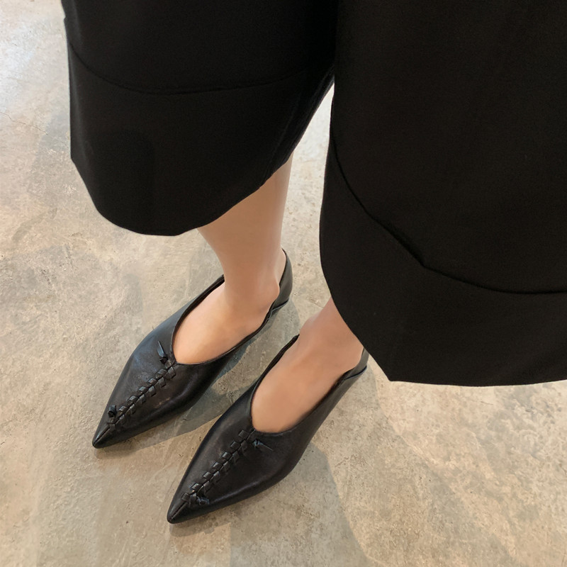 Soft Sole Non-Rubbing French Black Pointed Toe Leather Shoes with Internal Height Increase for Comfort and Style Soft Sole Non-Rubbing French Black Pointed Toe Leather Shoes with Internal Height Increase for Comfort and Style