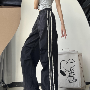 Spicy Girl Cargo Pants for Women – American-Style Lace Splicing, Wide-Leg Design, Flattering for Petite Figures, Versatile Casual Wear