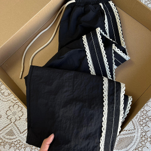 Spicy Girl Cargo Pants for Women – American-Style Lace Splicing, Wide-Leg Design, Flattering for Petite Figures, Versatile Casual Wear