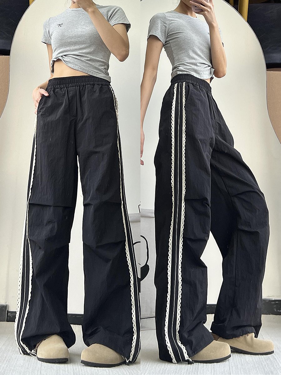 Spicy Girl Cargo Pants for Women – American-Style Lace Splicing, Wide-Leg Design, Flattering for Petite Figures, Versatile Casual Wear Spicy Girl Cargo Pants for Women – American-Style Lace Splicing, Wide-Leg Design, Flattering for Petite Figures, Versatile Casual Wear