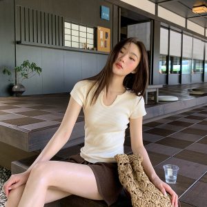 Split Hem Small Round Neck Knitted Short Sleeve T-Shirt for Women - Summer 2025 Niche Slim Fit Top, Perfect for 90s and Y2K Styles