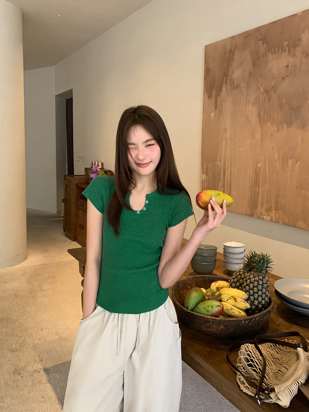 Split Hem Small Round Neck Knitted Short Sleeve T-Shirt for Women - Summer 2025 Niche Slim Fit Top, Perfect for 90s and Y2K Styles Split Hem Small Round Neck Knitted Short Sleeve T-Shirt for Women - Summer 2025 Niche Slim Fit Top, Perfect for 90s and Y2K Styles