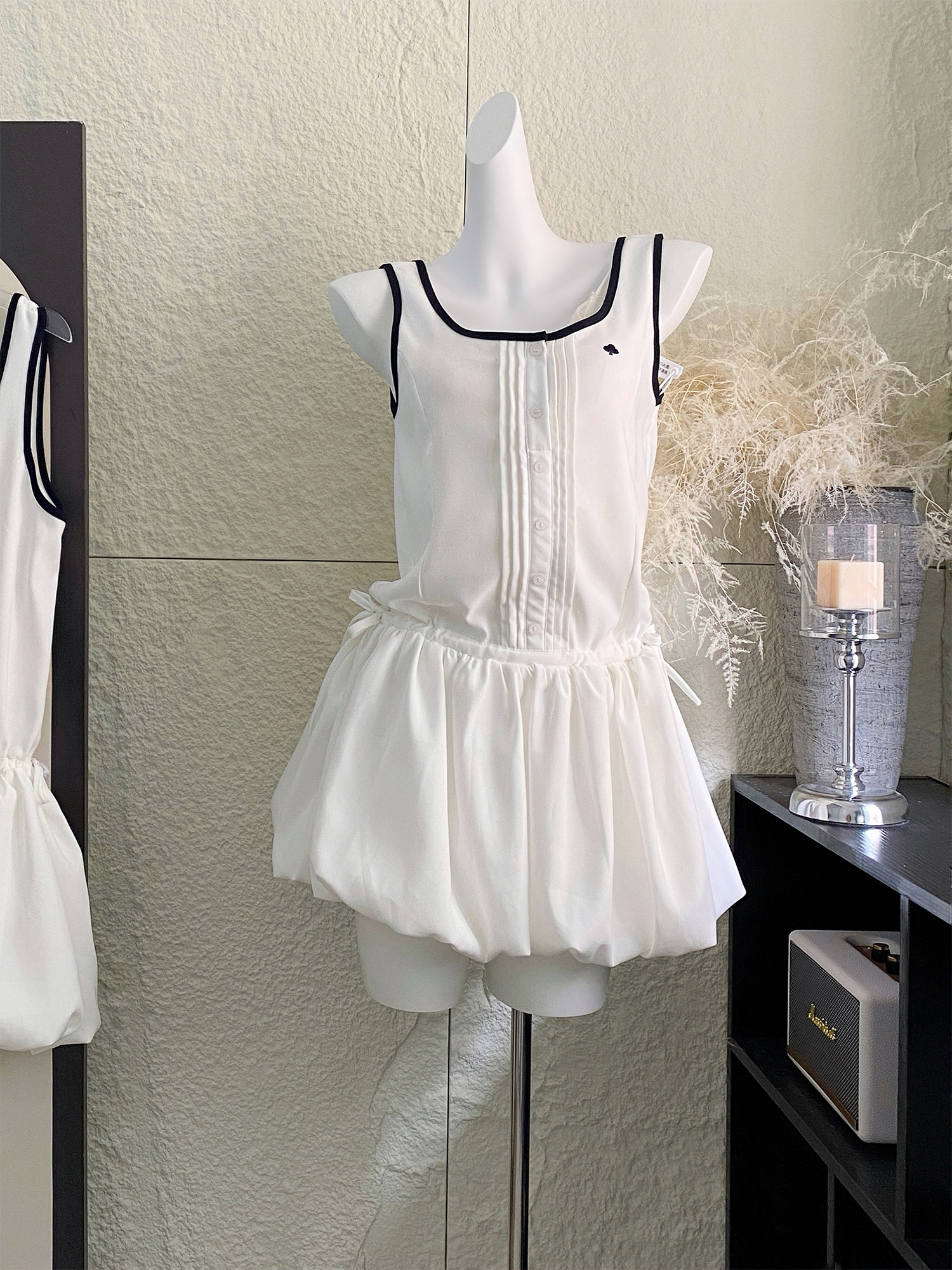 Sporty Casual Sleeveless Floral Balloon Bubble Dress for Girls - Trendy 90s Inspired Design Sporty Casual Sleeveless Floral Balloon Bubble Dress for Girls - Trendy 90s Inspired Design