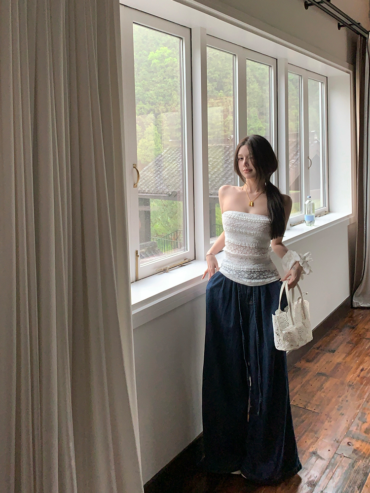 Strapless Summer White Lace Hollow Jacquard Top – Y2K Inspired French Style Outerwear with Gardenia Design Strapless Summer White Lace Hollow Jacquard Top – Y2K Inspired French Style Outerwear with Gardenia Design