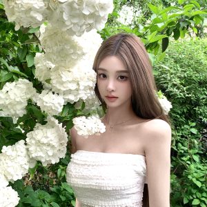 Strapless Summer White Lace Hollow Jacquard Top – Y2K Inspired French Style Outerwear with Gardenia Design