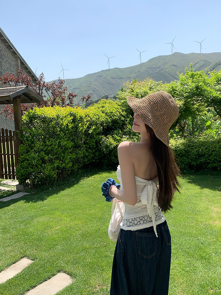 Strapless Summer White Lace Hollow Jacquard Top – Y2K Inspired French Style Outerwear with Gardenia Design Strapless Summer White Lace Hollow Jacquard Top – Y2K Inspired French Style Outerwear with Gardenia Design