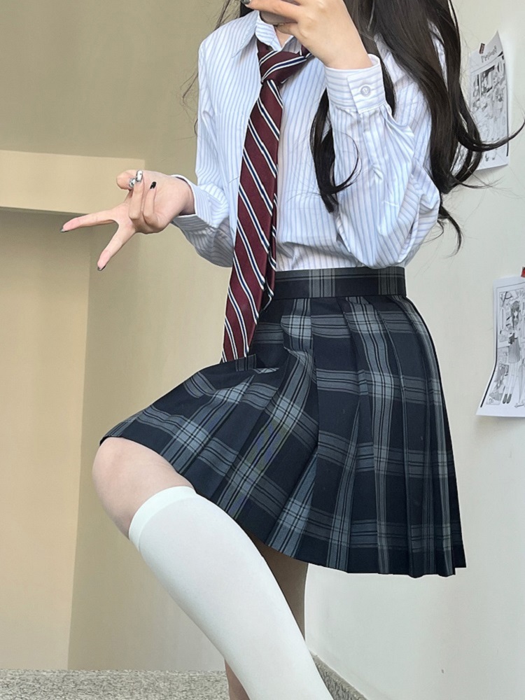 Striped Short-Sleeve Japanese College-Style White Shirt - Loose High-End Summer Top for Women - Trendy Casual Wear Striped Short-Sleeve Japanese College-Style White Shirt - Loose High-End Summer Top for Women - Trendy Casual Wear