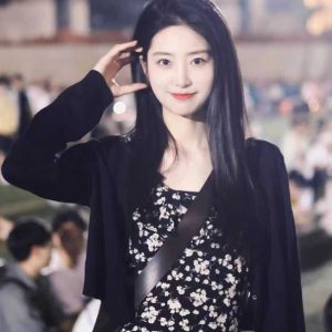 Stunning Black Floral Midi Dress with Cap Sleeves - 2025 Summer Date Night French Tea-Length Style