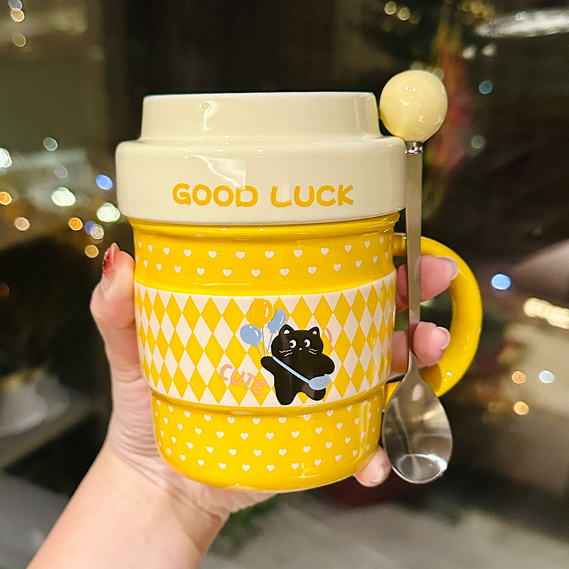 Stylish Ceramic Travel Coffee Cup with Lid - Unique Design, High-Quality Tea Mug for Women, Ideal Gift for Coffee Lovers