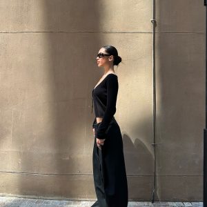 Stylish Minimalist Black Trousers with Built-In Layers and Special Cut - Trendy Loose Fit for Effortless Chic Style