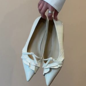 Stylish Sheepskin Pointed Toe Ruffled Edge Genuine Leather Slip-On Flat Shoes for Versatile Everyday Wear