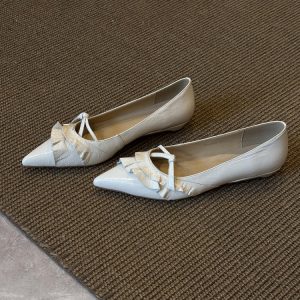 Stylish Sheepskin Pointed Toe Ruffled Edge Genuine Leather Slip-On Flat Shoes for Versatile Everyday Wear