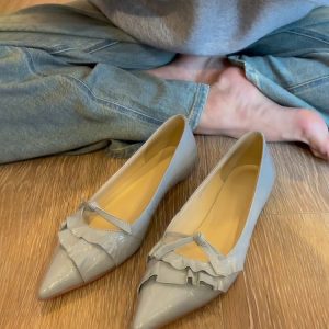 Stylish Sheepskin Pointed Toe Ruffled Edge Genuine Leather Slip-On Flat Shoes for Versatile Everyday Wear