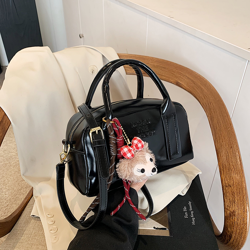 Stylish Women's Letter Tote Bag - 2025 Niche Design Shoulder Crossbody Bag, High-End Pillow Style