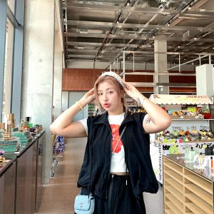 Summer 2025 Women's Big Red Floral Printed T-Shirt - Versatile Round Neck Short Sleeve Loose Top in Y2K Style