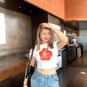 Summer 2025 Women's Big Red Floral Printed T-Shirt - Versatile Round Neck Short Sleeve Loose Top in Y2K Style