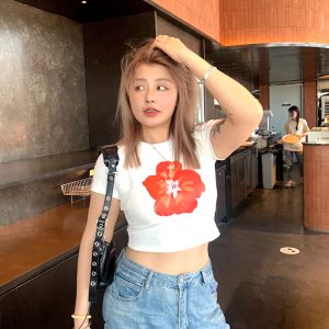 Summer 2025 Women's Big Red Floral Printed T-Shirt - Versatile Round Neck Short Sleeve Loose Top in Y2K Style