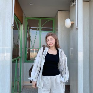 Summer 2025 Women's Versatile Round Neck Sleeveless Tank Top - Loose Slimming Base Layer for Y2K and 90s Style