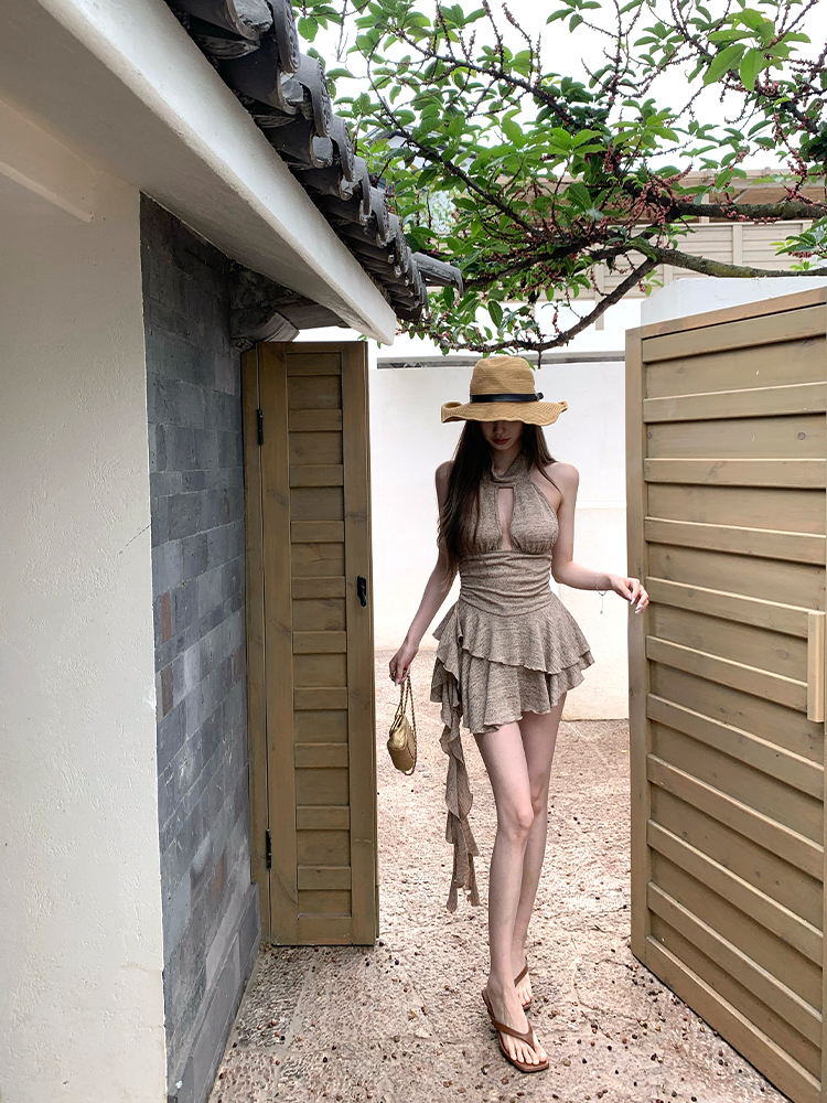 Summer Backless Halter Dress - American Retro Irregular Short Skirt with Shazhou Rainforest Design, Perfect for Y2K and Boho Styles Summer Backless Halter Dress - American Retro Irregular Short Skirt with Shazhou Rainforest Design, Perfect for Y2K and Boho Styles