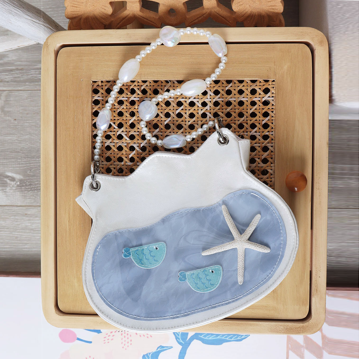 Summer Beaded Fish Bag - Cute Underarm Crossbody Handbag for Small Essentials, Niche Design, Perfect for Casual Outings Summer Beaded Fish Bag - Cute Underarm Crossbody Handbag for Small Essentials, Niche Design, Perfect for Casual Outings