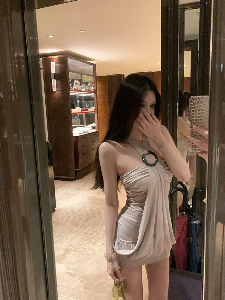 Summer Bodycon Halter Neck Dress - Sexy Strapless Chantecaille Style, Niche Pure Desire Design for Effortless Chic Summer Bodycon Halter Neck Dress - Sexy Strapless Chantecaille Style, Niche Pure Desire Design for Effortless Chic