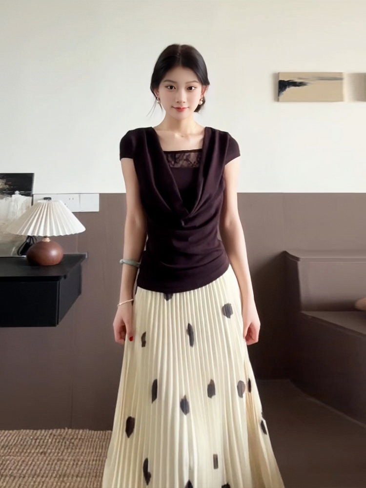 Summer Polka Dot A-Line Skirt for Women, Pleated Design, Casual Versatile, Slimming Half-Length Fashion Summer Polka Dot A-Line Skirt for Women, Pleated Design, Casual Versatile, Slimming Half-Length Fashion