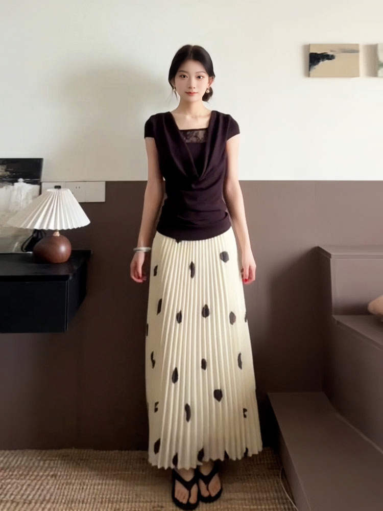Summer Polka Dot A-Line Skirt for Women, Pleated Design, Casual Versatile, Slimming Half-Length Fashion Summer Polka Dot A-Line Skirt for Women, Pleated Design, Casual Versatile, Slimming Half-Length Fashion