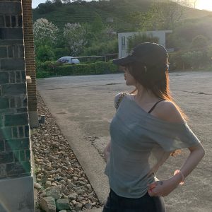 Summer Sleeveless Knitted Top for Women - Relaxed Fit Thin T-shirt with Niche Design - Trendy 90s Style