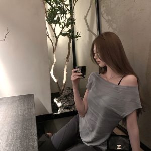 Summer Sleeveless Knitted Top for Women - Relaxed Fit Thin T-shirt with Niche Design - Trendy 90s Style