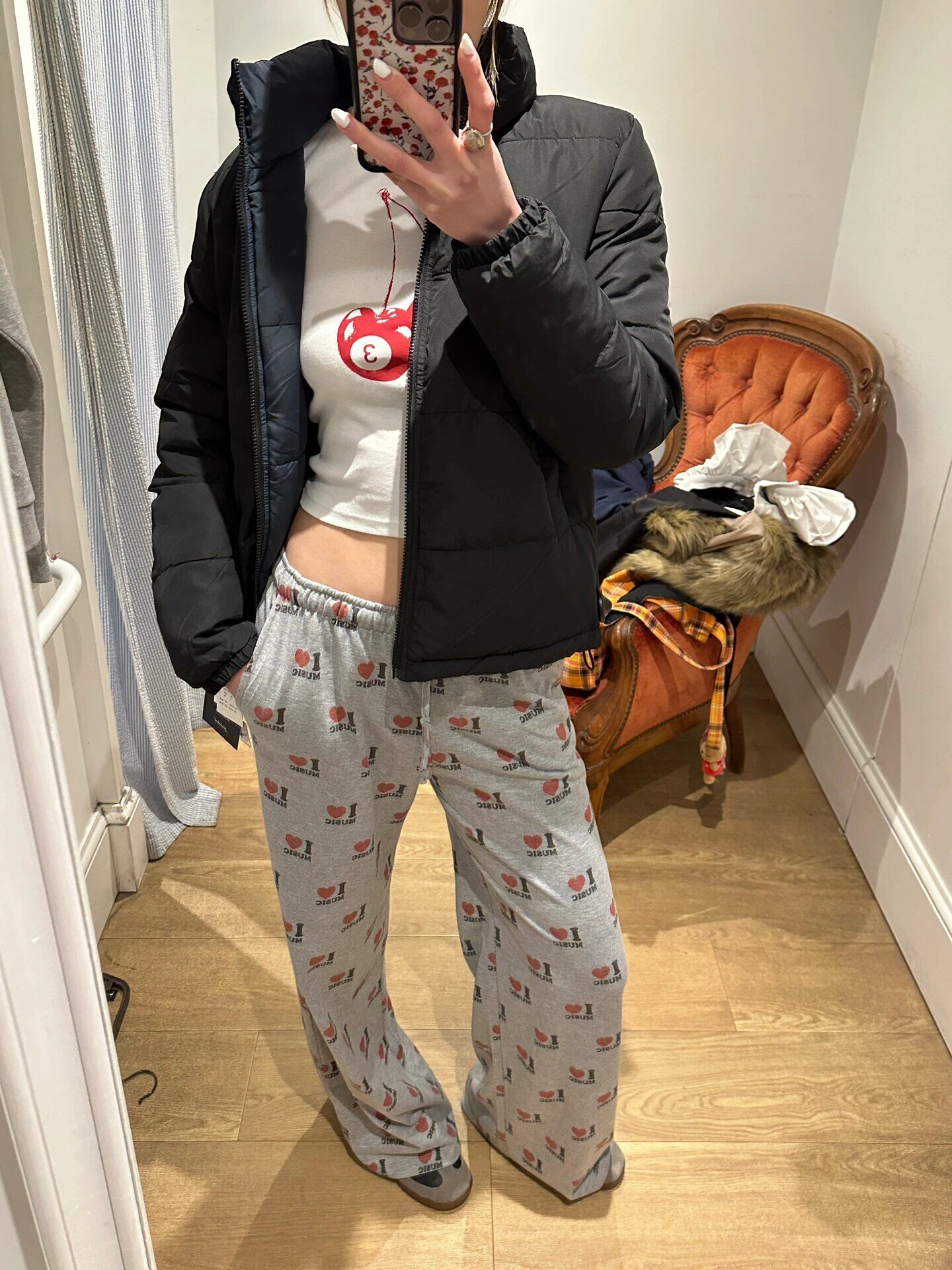 Summer Slim-Fit Cropped T-Shirt for Women - Youthful Korean Design with Trendy Print Summer Slim-Fit Cropped T-Shirt for Women - Youthful Korean Design with Trendy Print