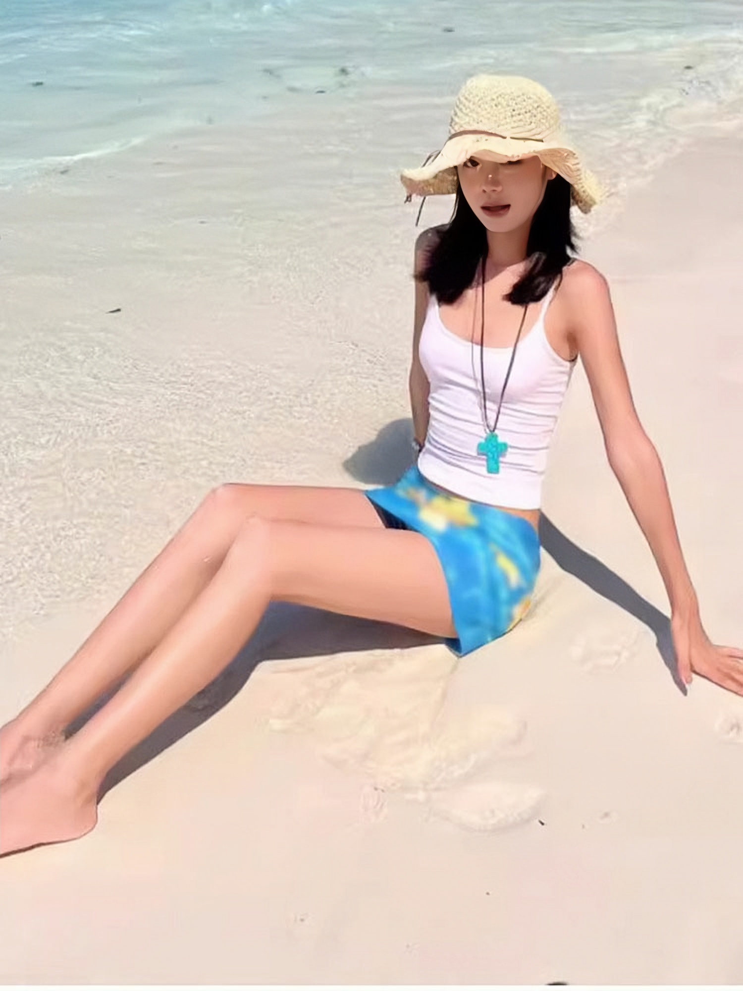 Summer Women's Blue Bodycon Skirt - Hand-Painted Egg Flower Design, Low-Waist Mesh, American Style, Hot and Spicy Short Skirt Summer Women's Blue Bodycon Skirt - Hand-Painted Egg Flower Design, Low-Waist Mesh, American Style, Hot and Spicy Short Skirt