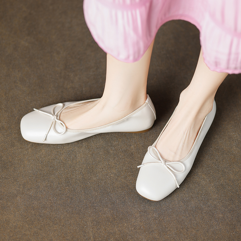 Super Soft Genuine Leather Square Toe Bowknot Slip-On Low Heel Grandma Shoes - Trendy Vintage Style for Comfort and Elegance