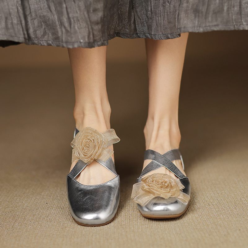 Sweet Cross Strap Ballet Flats with Side Cutout - Women's Fairy Fashion Shoes in Niche Designer Style