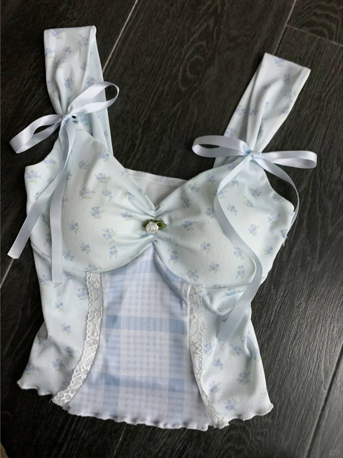 Sweet Floral Camisole for Women with Chest Pads - Summer Chic Short Fitted Sleeveless Top, Perfect for 90s and Y2K Style Sweet Floral Camisole for Women with Chest Pads - Summer Chic Short Fitted Sleeveless Top, Perfect for 90s and Y2K Style