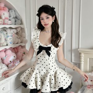 Sweet Girl Roco French Academy Polka Dot Bow High-End Ruffled Puff Skirt for a Chic, Age-Reducing 90s Style Look