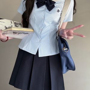 Sweet Waist-Defining Slim Fit Women's Short Sleeve JK Uniform Shirt Top with Pudding Bear Design - Summer College Style