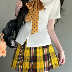 Sweet Waist-Defining Slim Fit Women's Short Sleeve JK Uniform Shirt Top with Pudding Bear Design - Summer College Style