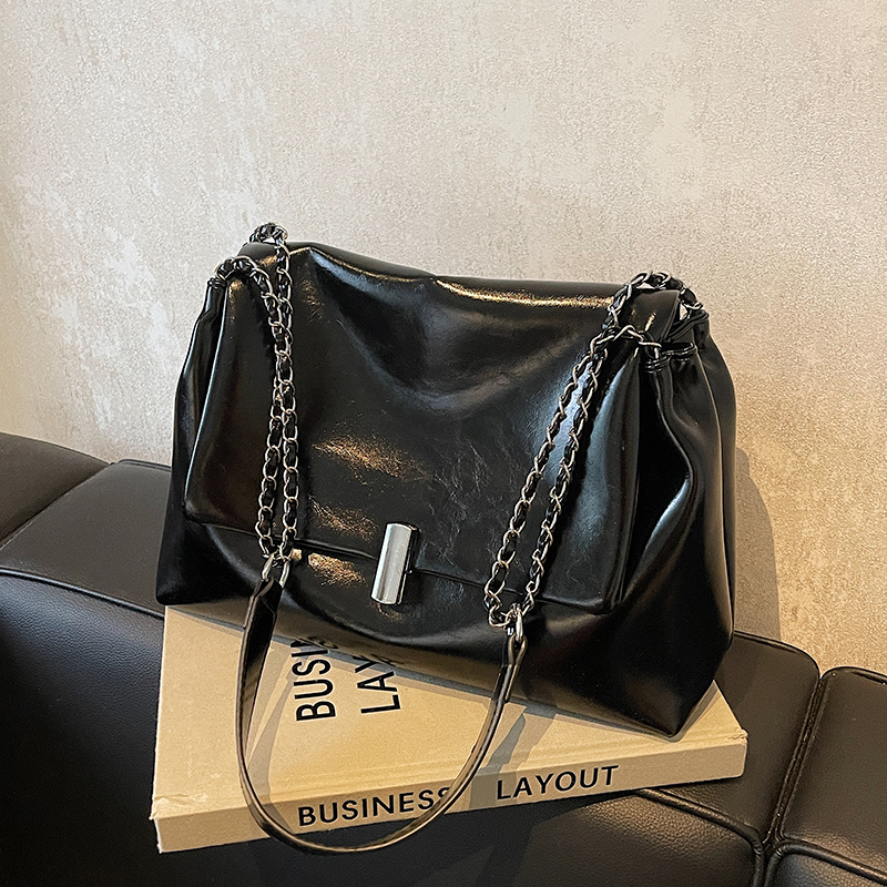 Textured High-End Tote Bag with Shiny Chain Shoulder Strap - Stylish Versatile Commuting School Bag for 2025