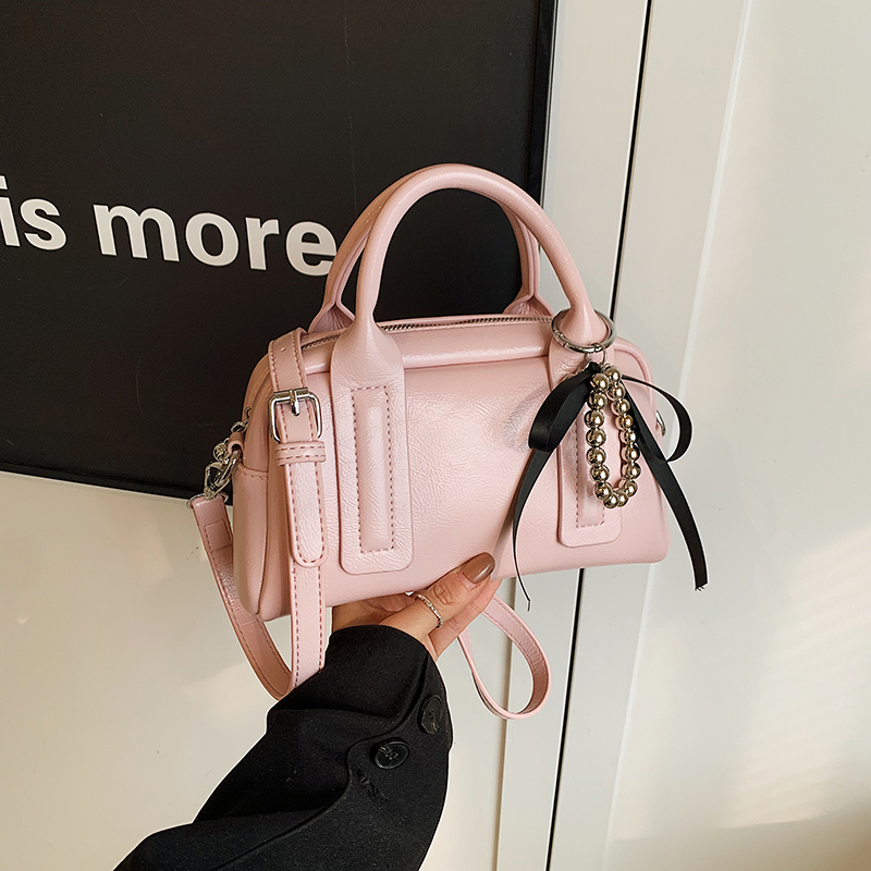 Textured Minimalist Shoulder Crossbody Bag for Women - Versatile Casual Chic Tote Pillow Bag, 2025 Fashion Trend Textured Minimalist Shoulder Crossbody Bag for Women - Versatile Casual Chic Tote Pillow Bag, 2025 Fashion Trend