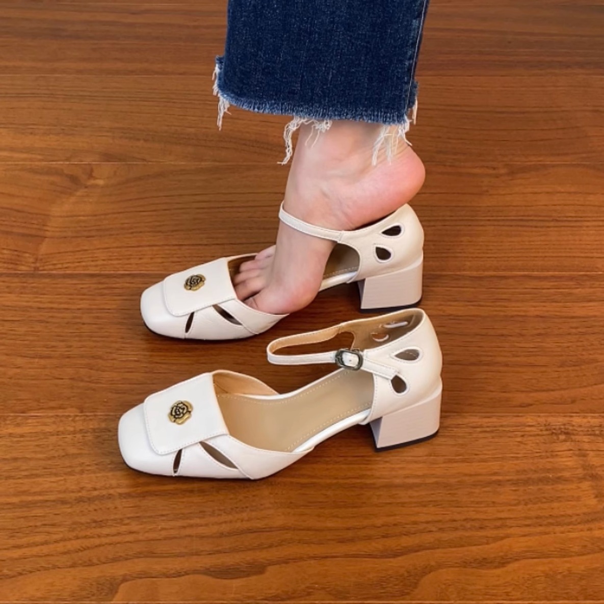 Thick-Heeled Open-Toe Sandals for Women - Hollow Design, Camellia Style, Summer 2025 Trendy High Heels Thick-Heeled Open-Toe Sandals for Women - Hollow Design, Camellia Style, Summer 2025 Trendy High Heels