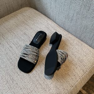 Thick-Heeled Water Drill Slippers for Women, Summer 2025 Mid-Heel Sandals, Stylish One-Word Design for Skirts and Casual Outfits