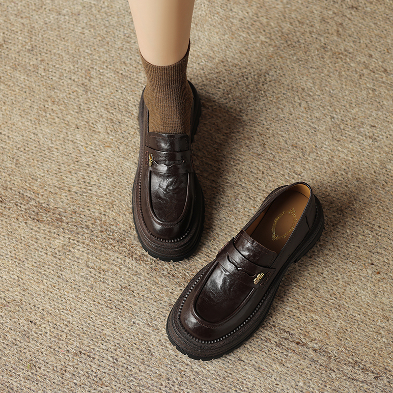 Thick-Soled Handcrafted Sheepskin Lazy Loafers for Women - College Style Leather Flats, Non-Luxury Parisian Design Thick-Soled Handcrafted Sheepskin Lazy Loafers for Women - College Style Leather Flats, Non-Luxury Parisian Design