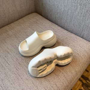 Thick-Soled One-Strap Sandals for Women - Summer 2025 Versatile Height-Increasing Slippers for Petite Figures, Non-Slip Design