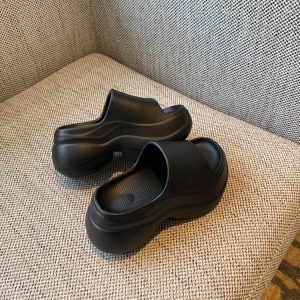 Thick-Soled One-Strap Sandals for Women - Summer 2025 Versatile Height-Increasing Slippers for Petite Figures, Non-Slip Design