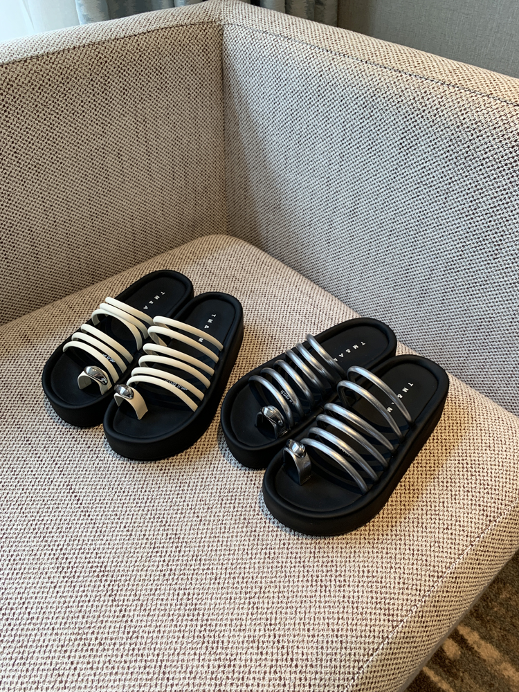 Thick-Soled Open-Toe Platform Sandals for Women - Summer 2025 Casual One-Strap Height-Increasing Slippers Thick-Soled Open-Toe Platform Sandals for Women - Summer 2025 Casual One-Strap Height-Increasing Slippers