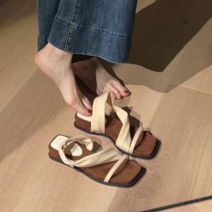 Thick-Soled Sheepskin One-Strap Square-Toe Sandals for Women - Retro Two-Way Wear Perfect for Skirts and Summer Outfits