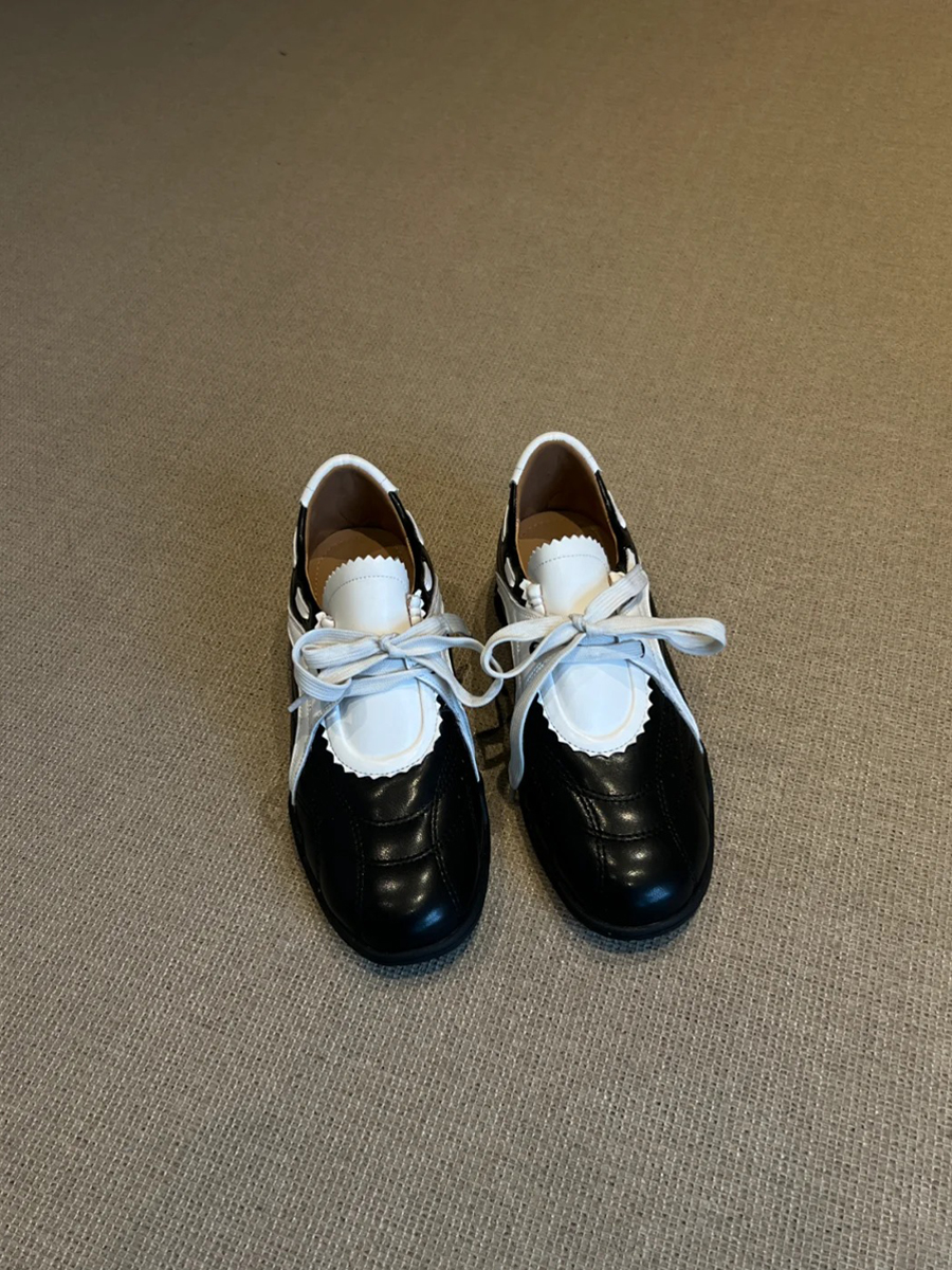 Thick-Soled Sporty Mary Jane Shoes for Women - Color-Blocked Retro Lace-Up Casual Footwear, Round-Toe Comfort Thick-Soled Sporty Mary Jane Shoes for Women - Color-Blocked Retro Lace-Up Casual Footwear, Round-Toe Comfort